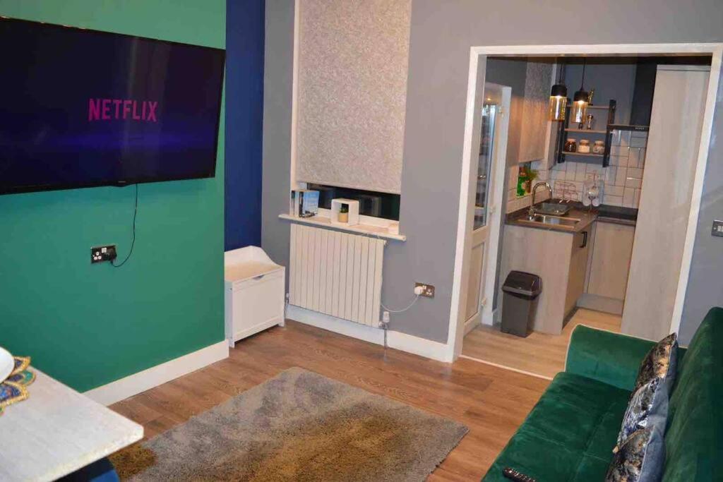 Вилла Unique 4 Bed House In Derby Perfect For Contractors And Families Экстерьер фото