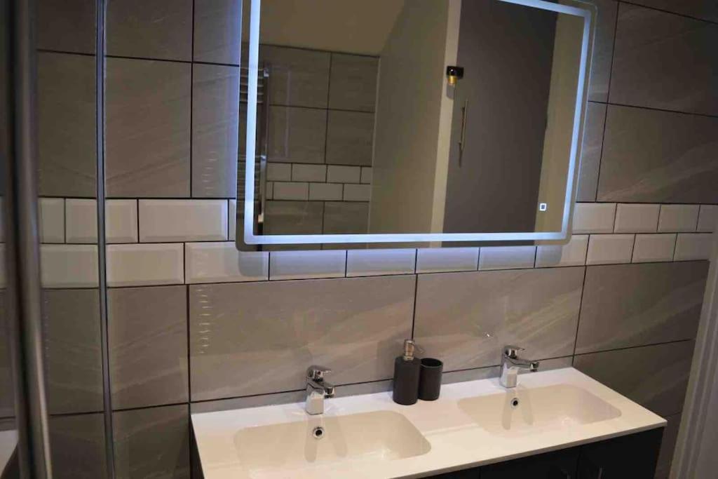 Вилла Unique 4 Bed House In Derby Perfect For Contractors And Families Экстерьер фото